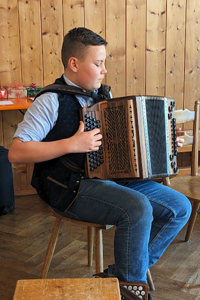 Wasti mit der Ziach