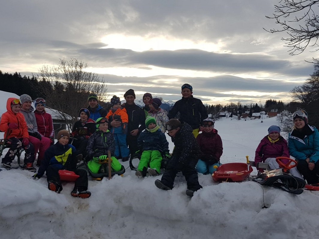 Gruppenfoto im Schnee