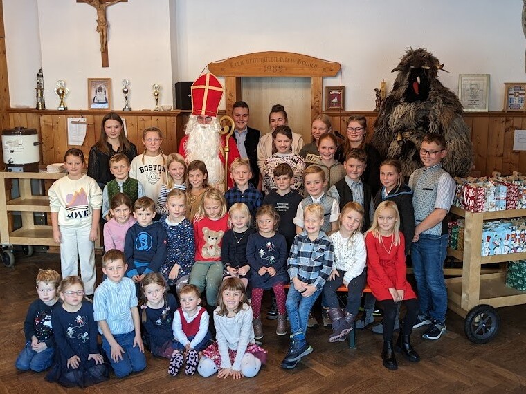 Gruppenbild mit Nikolaus