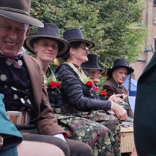 auf dem Festwagen