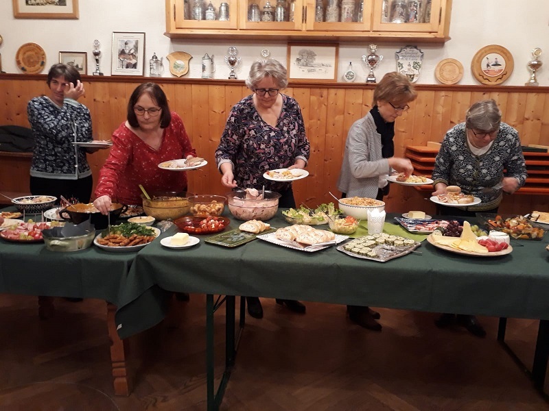 heiße Schlacht am kalten Buffet